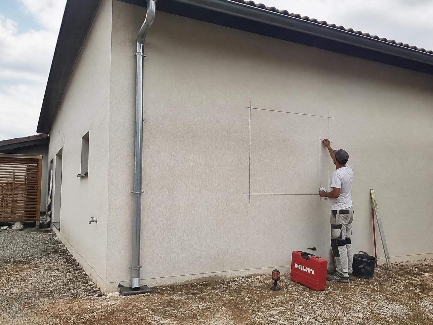 découvrez quelles autorisations sont nécessaires pour ouvrir une fenêtre dans un mur extérieur, les démarches à suivre et les règles à respecter pour être en conformité avec la législation.