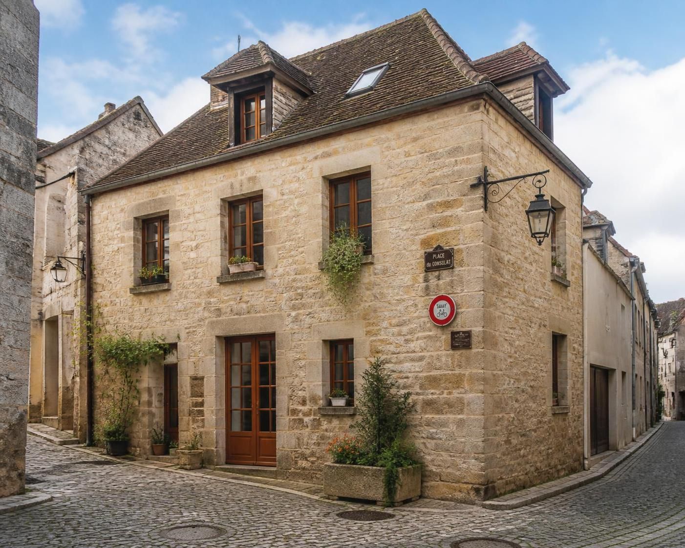 découvrez les règles essentielles à respecter pour rénover une maison située en zone protégée, afin de préserver le patrimoine tout en réalisant vos travaux en conformité avec la réglementation.