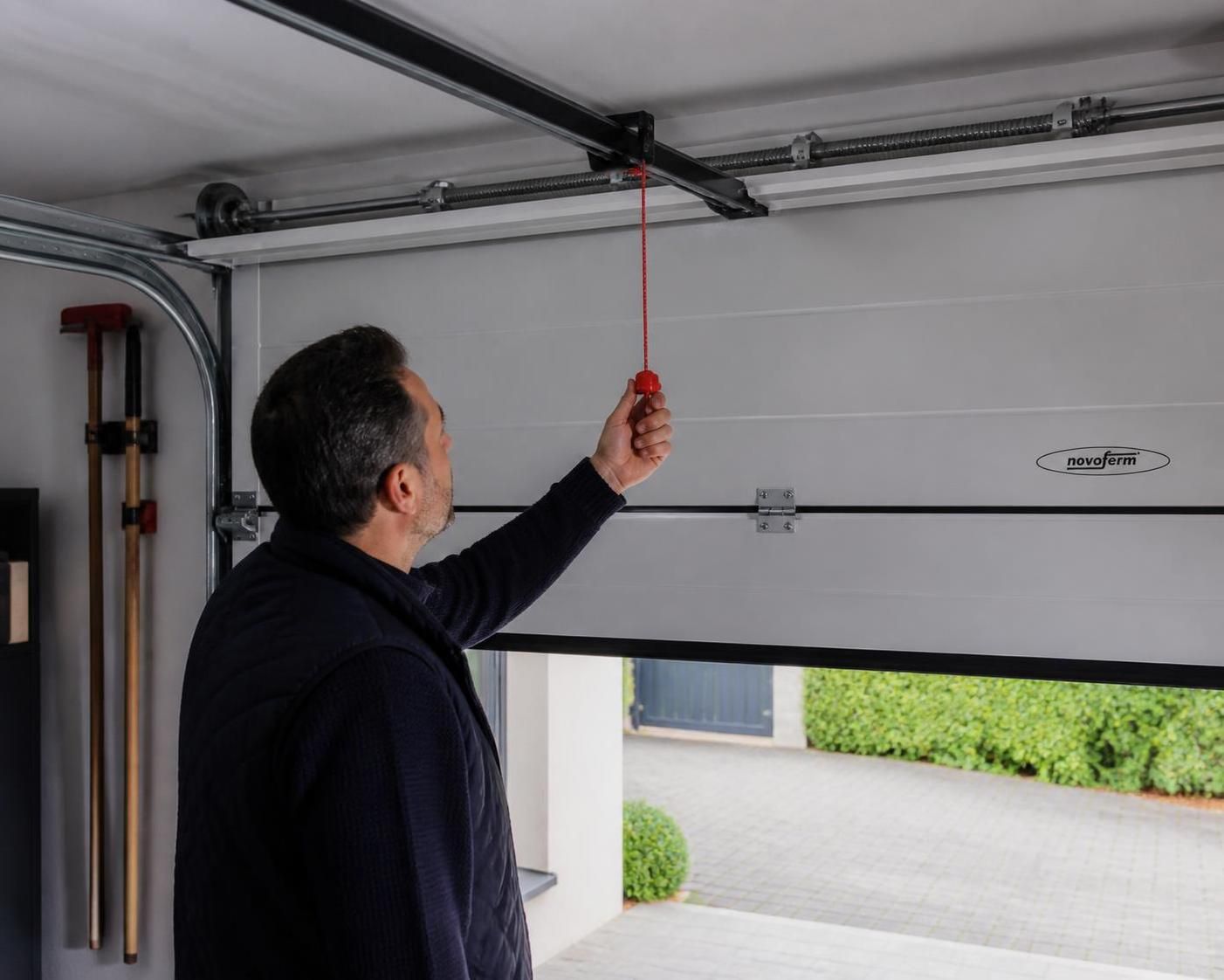 découvrez comment débloquer facilement une porte de garage novoferm après une coupure d'électricité grâce à notre guide étape par étape.