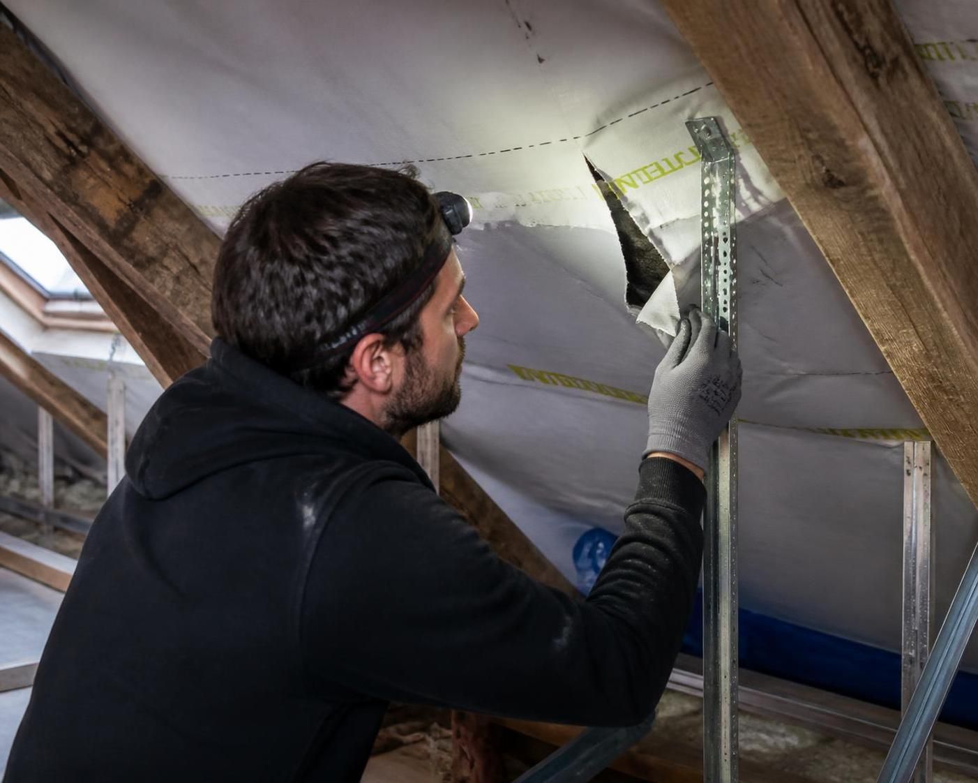 découvrez les raisons possibles pour lesquelles votre membrane isover se déchire autour des suspentes, ainsi que des conseils pour prévenir ces dégradations et assurer une installation durable.